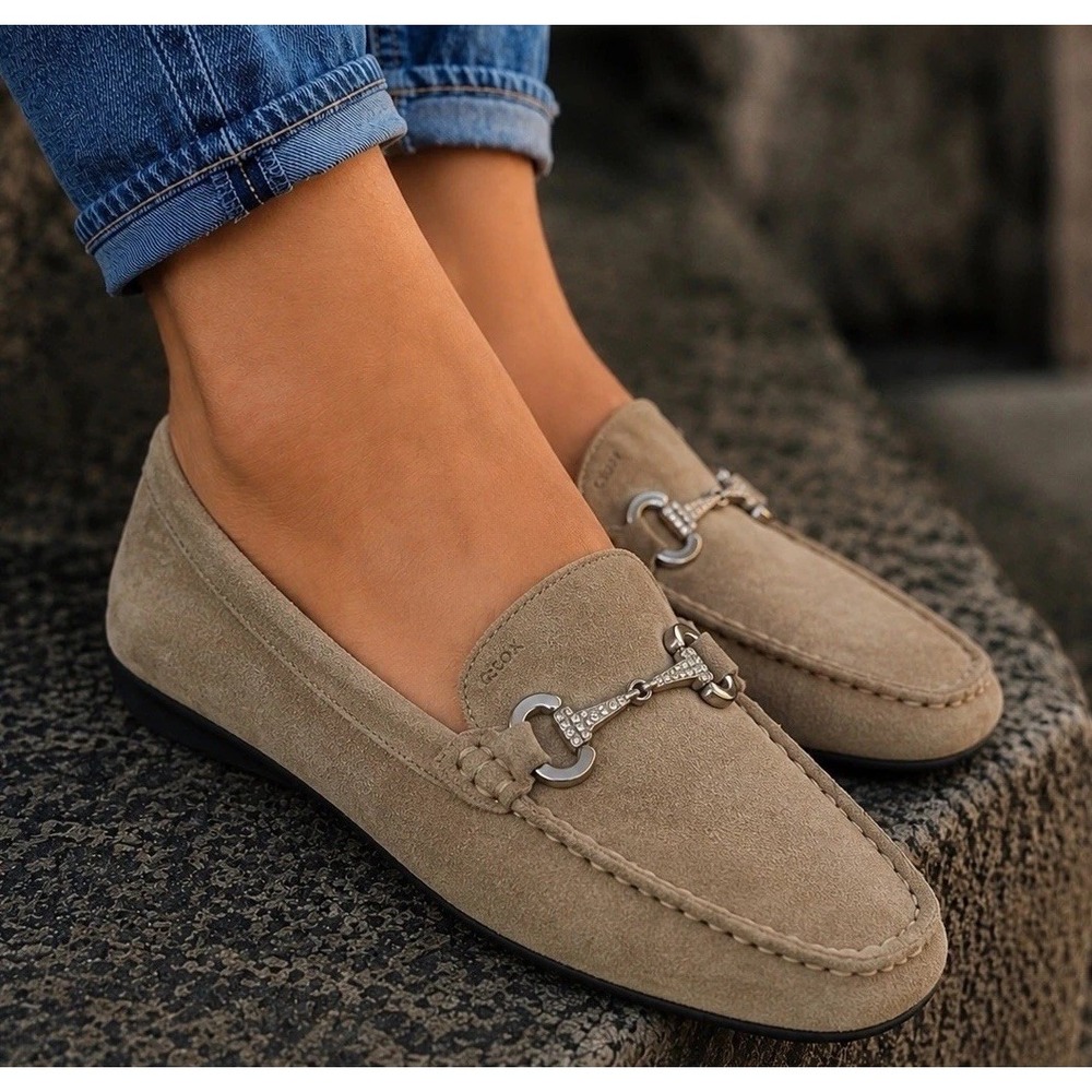Geox Respira Womens Y2K Vintage Horse Bit Driving Loafers 8.5 Beige Silver Suede
